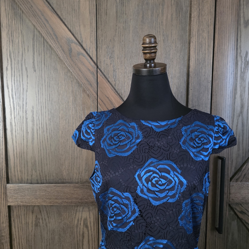 NWOT Alice + Olivia Black and Blue Rose Mini Dress - Picture 2 of 4